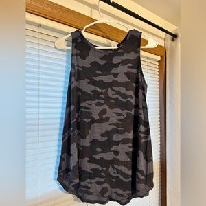 Old Navy Black and Gray Camo Tank Top